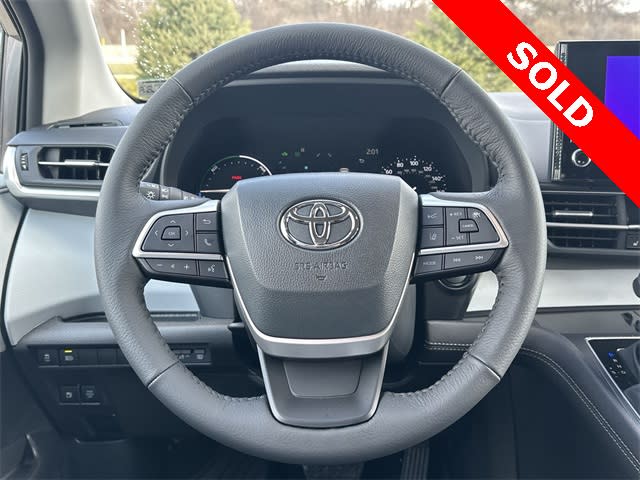 Thumbnail: 2026 Toyota Sienna - 2