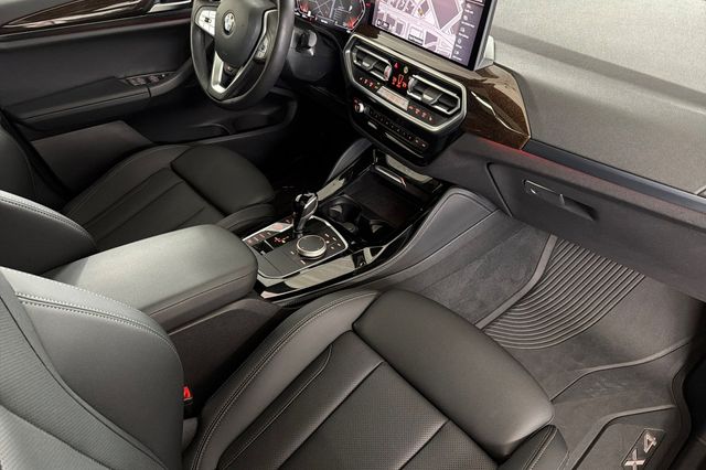 Thumbnail: 2023 BMW X4 - 12