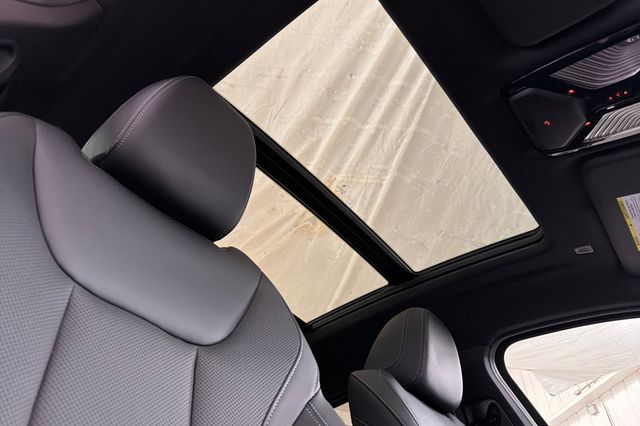Thumbnail: 2023 BMW X4 - 23