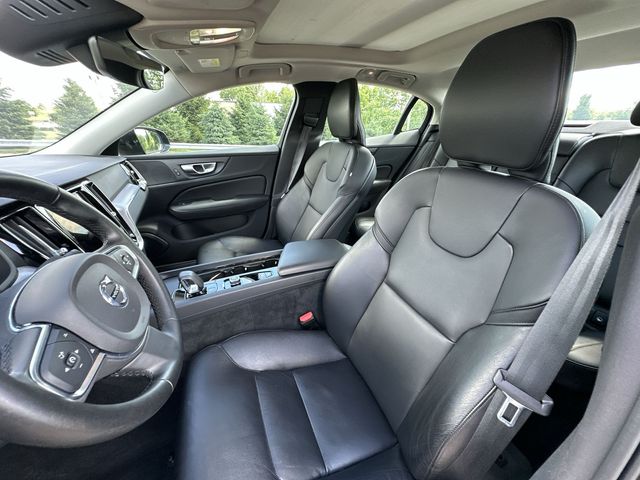 Thumbnail: 2024 Volvo S60 - 10