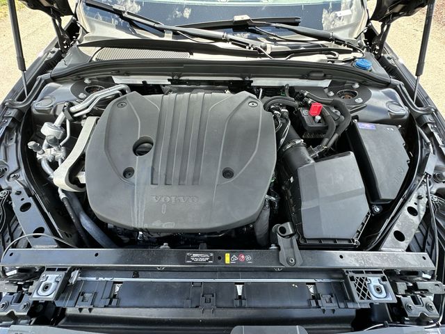 Thumbnail: 2024 Volvo S60 - 9