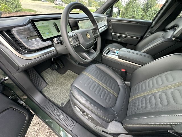 Thumbnail: 2026 Rivian R1S - 10