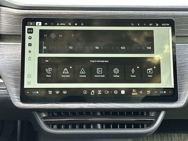 Thumbnail: 2026 Rivian R1S - 20
