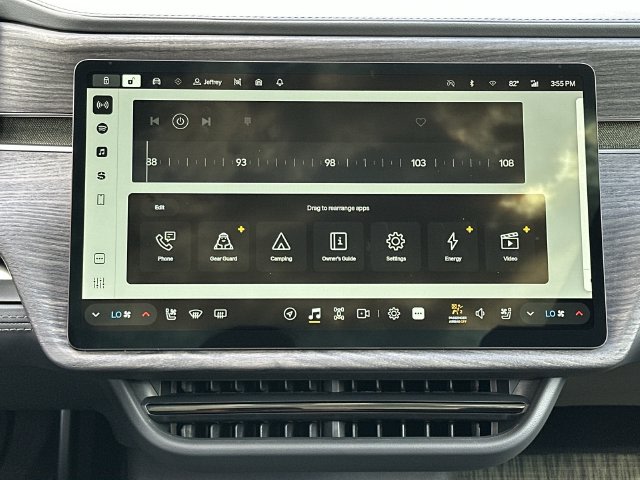Thumbnail: 2026 Rivian R1S - 20