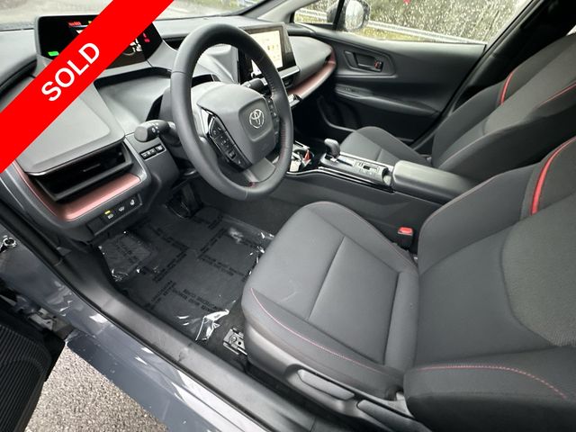 Thumbnail: 2026 Toyota Prius v - 11