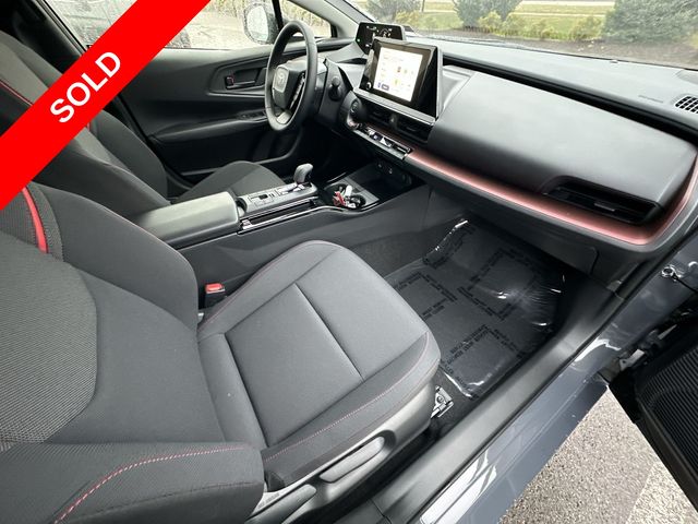 Thumbnail: 2026 Toyota Prius v - 25