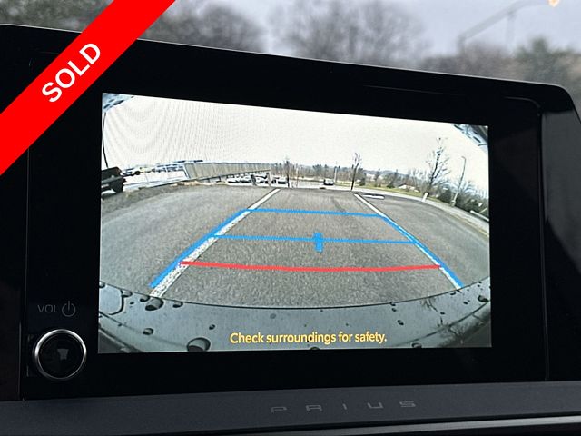 Thumbnail: 2026 Toyota Prius v - 22