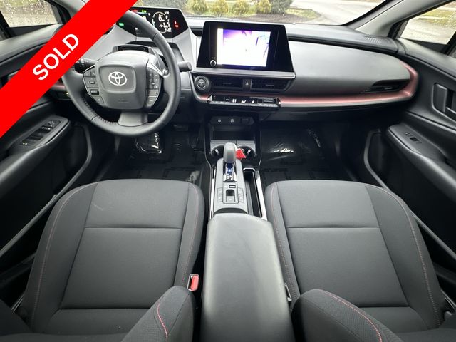 Thumbnail: 2026 Toyota Prius v - 10