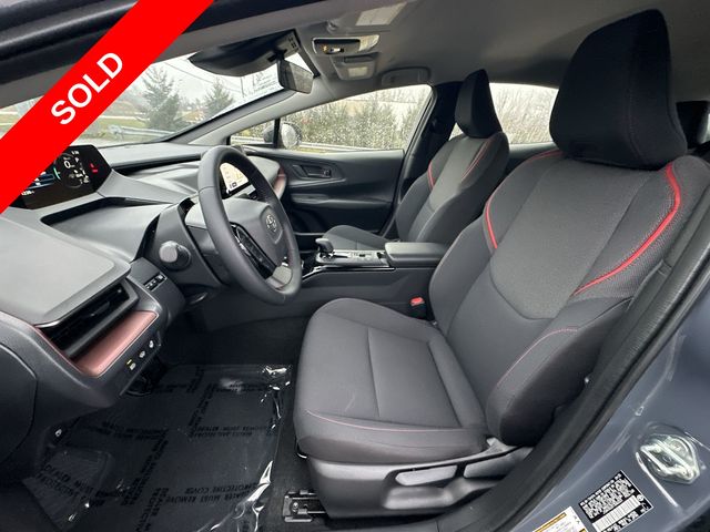 Thumbnail: 2026 Toyota Prius v - 12