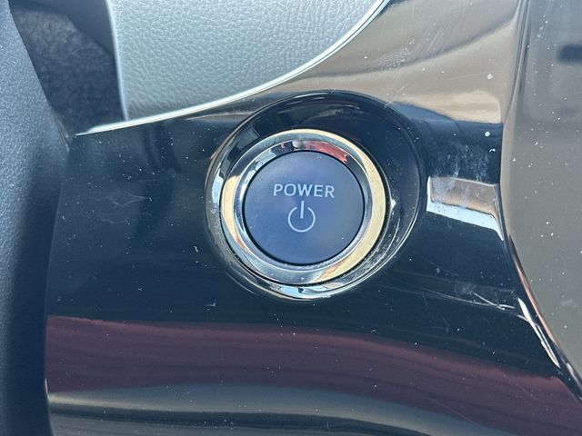 Thumbnail: 2019 Toyota Prius - 16