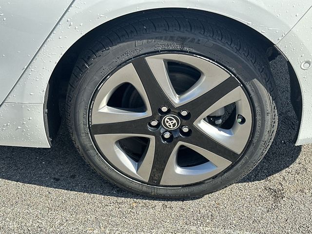 Thumbnail: 2019 Toyota Prius - 8