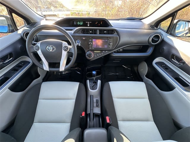 2013 Toyota Prius c Three 10