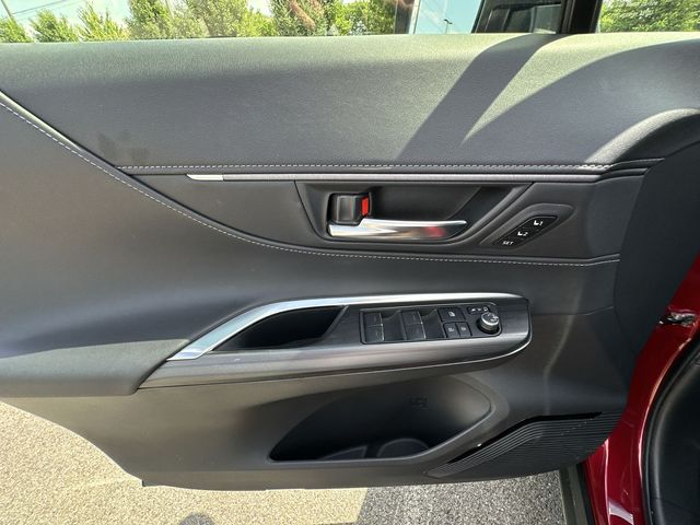 Thumbnail: 2022 Toyota Venza - 26