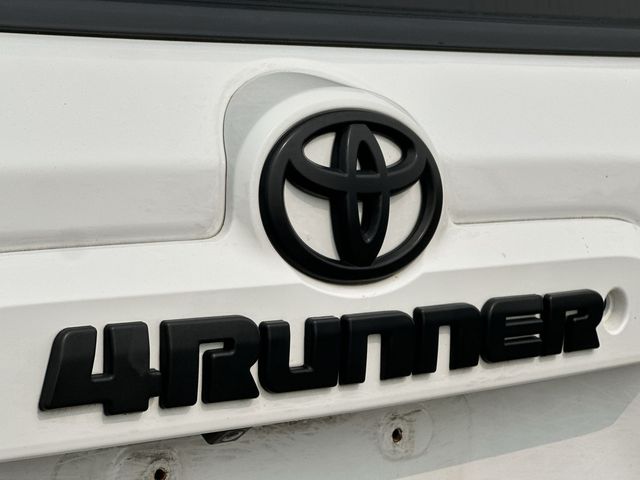 Thumbnail: 2016 Toyota 4Runner - 19