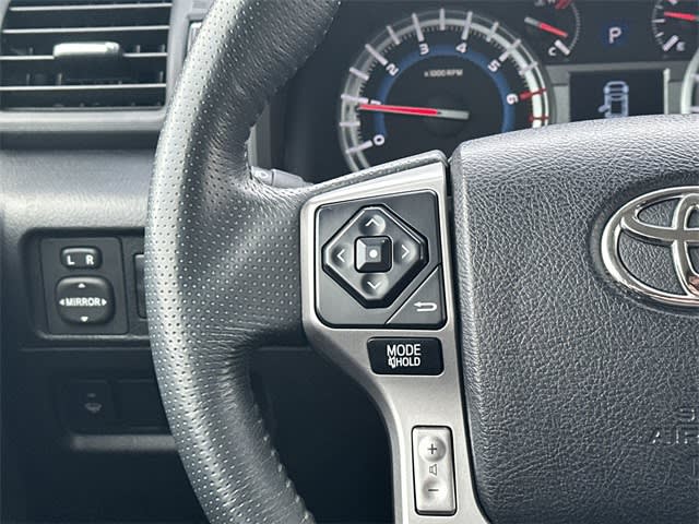 Thumbnail: 2019 Toyota 4Runner - 18