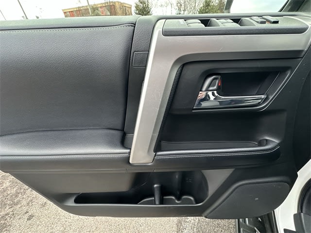 Thumbnail: 2019 Toyota 4Runner - 24