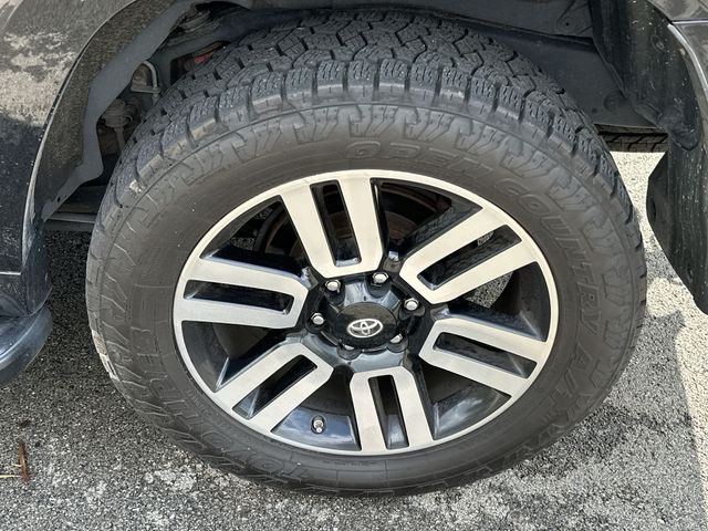 Thumbnail: 2019 Toyota 4Runner - 8