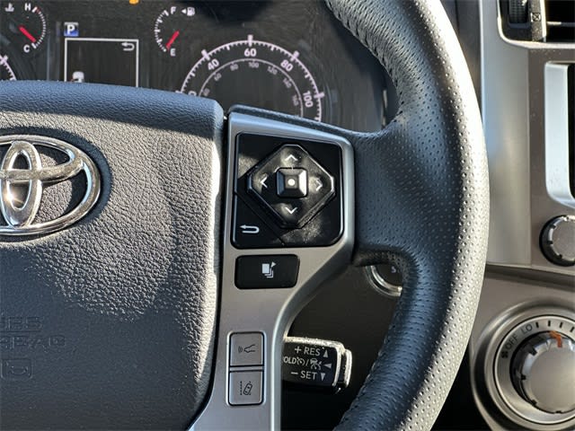 Thumbnail: 2022 Toyota 4Runner - 17