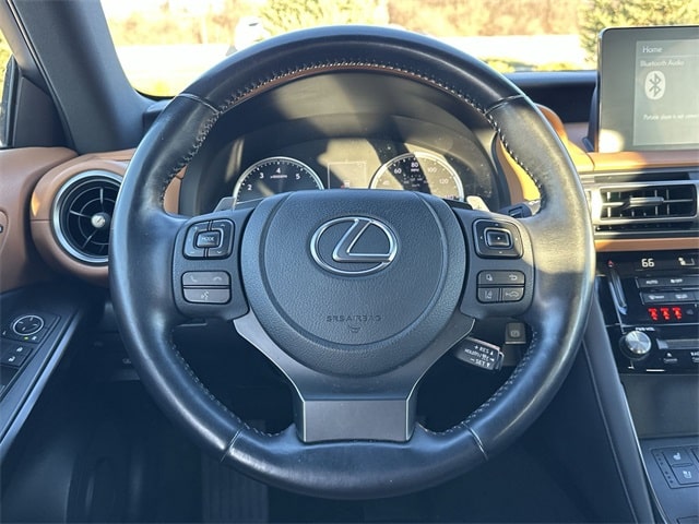 Thumbnail: 2022 Lexus IS - 2