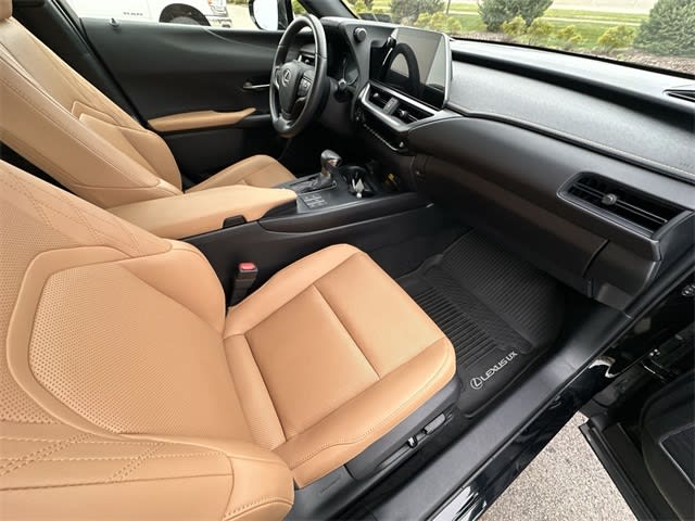 Thumbnail: 2023 Lexus UX - 12