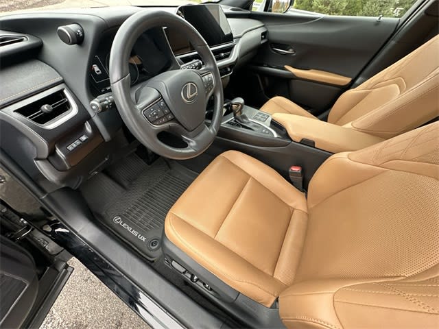 Thumbnail: 2023 Lexus UX - 10