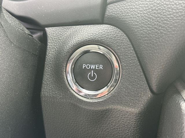 Thumbnail: 2023 Toyota RAV4 - 17