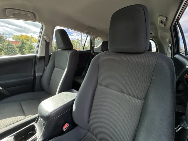 Thumbnail: 2017 Toyota RAV4 - 9