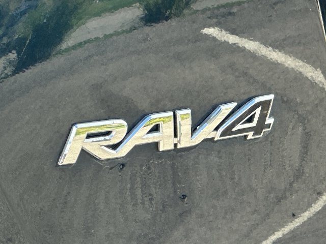 Thumbnail: 2017 Toyota RAV4 - 18