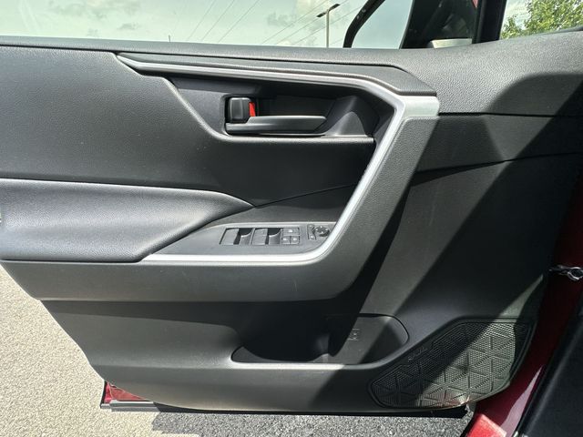 Thumbnail: 2020 Toyota RAV4 - 24