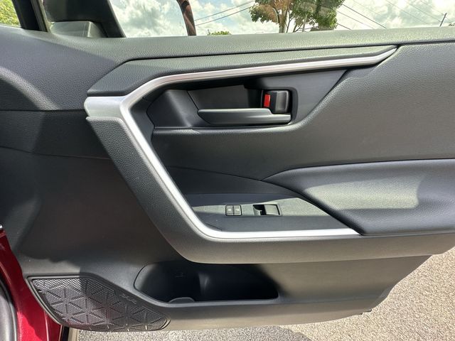 Thumbnail: 2020 Toyota RAV4 - 25