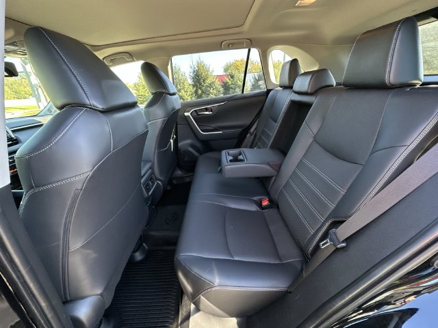 Thumbnail: 2019 Toyota RAV4 - 13