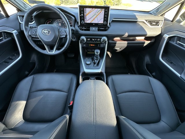 Thumbnail: 2019 Toyota RAV4 - 10