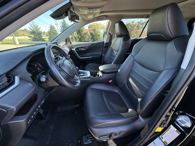 Thumbnail: 2019 Toyota RAV4 - 12