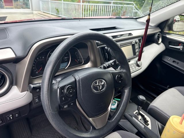 Thumbnail: 2015 Toyota RAV4 - 2