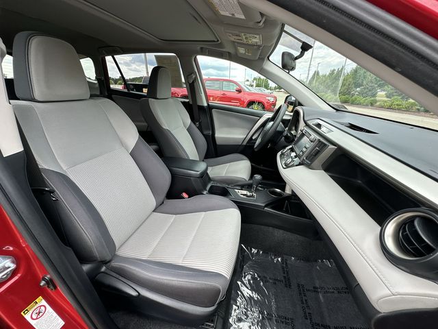 Thumbnail: 2015 Toyota RAV4 - 26