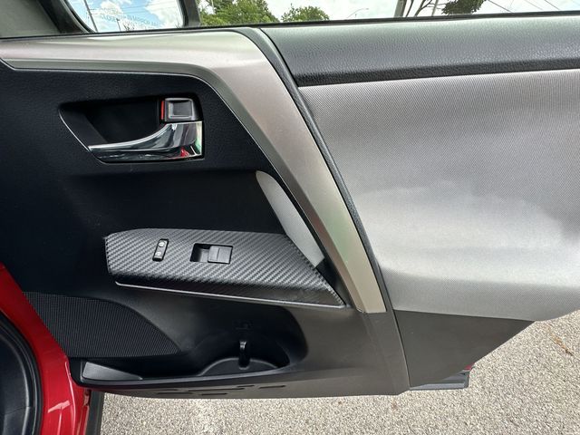 Thumbnail: 2015 Toyota RAV4 - 27