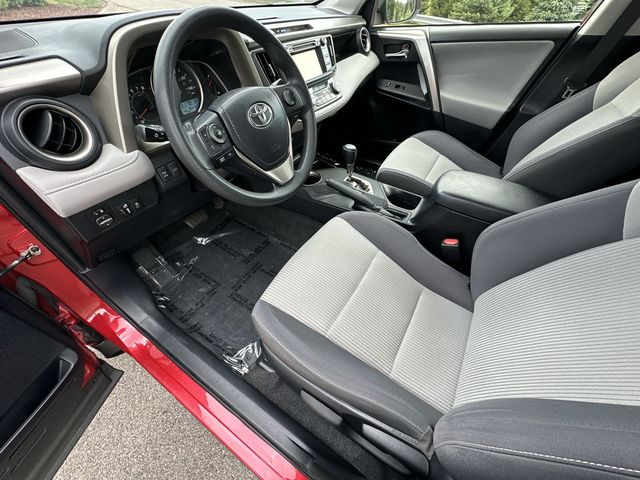 Thumbnail: 2015 Toyota RAV4 - 11