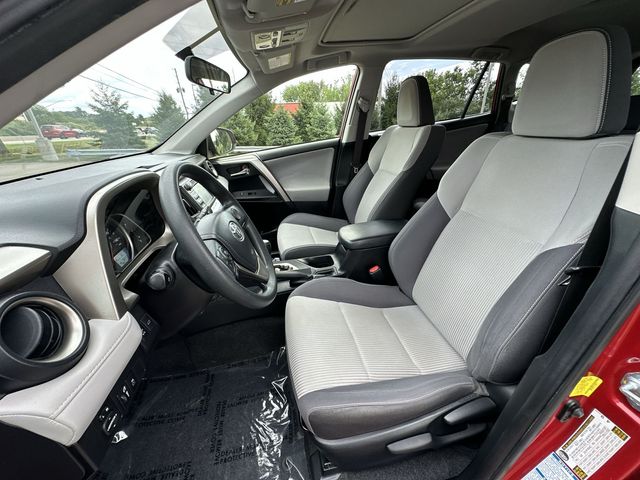 Thumbnail: 2015 Toyota RAV4 - 12