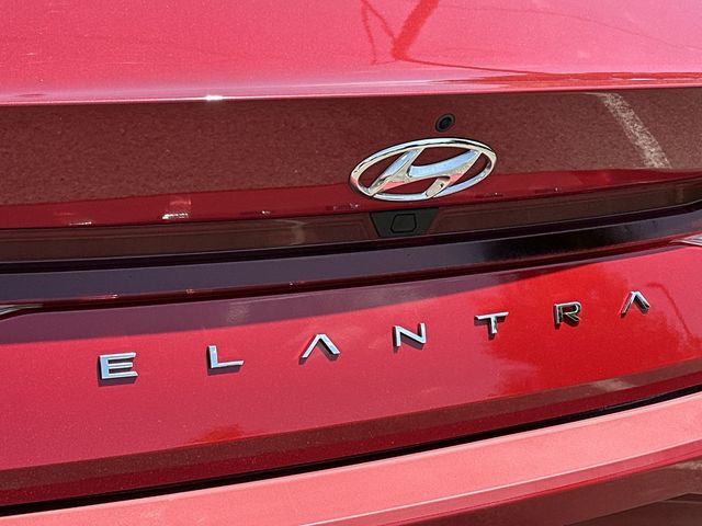Thumbnail: 2022 Hyundai Elantra - 28