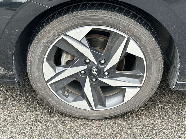 Thumbnail: 2023 Hyundai Elantra - 8
