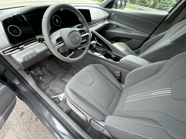 Thumbnail: 2024 Hyundai Elantra - 10