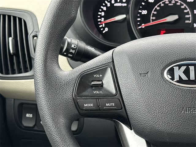 Thumbnail: 2013 Kia Rio - 17