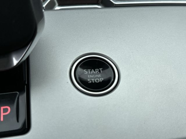 Thumbnail: 2025 Land Rover Range Rover - 16