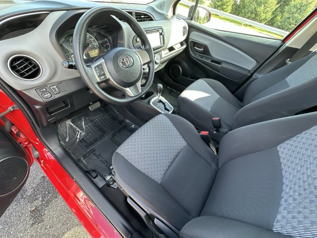 Thumbnail: 2015 Toyota Yaris - 11