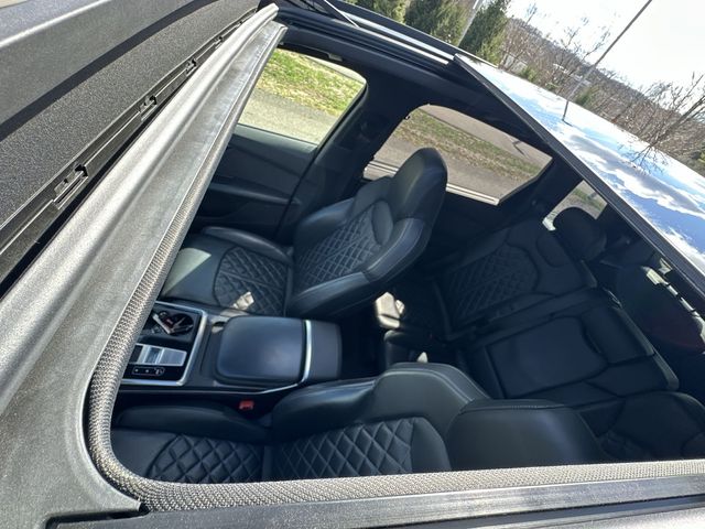 Thumbnail: 2021 Audi SQ7 - 16