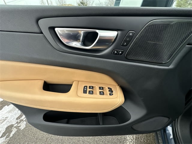 Thumbnail: 2023 Volvo XC60 - 27