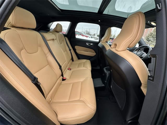 Thumbnail: 2023 Volvo XC60 - 31