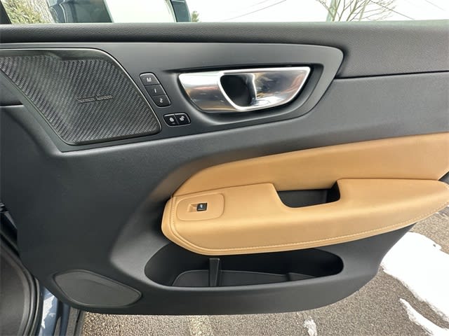 Thumbnail: 2023 Volvo XC60 - 30