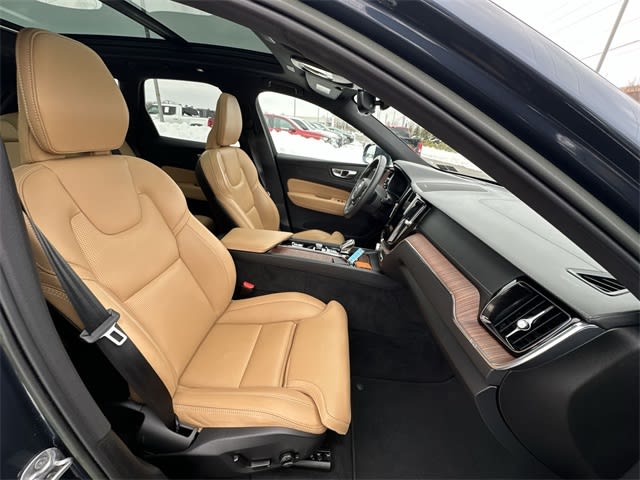 Thumbnail: 2023 Volvo XC60 - 29
