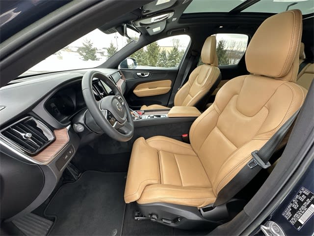 Thumbnail: 2023 Volvo XC60 - 11